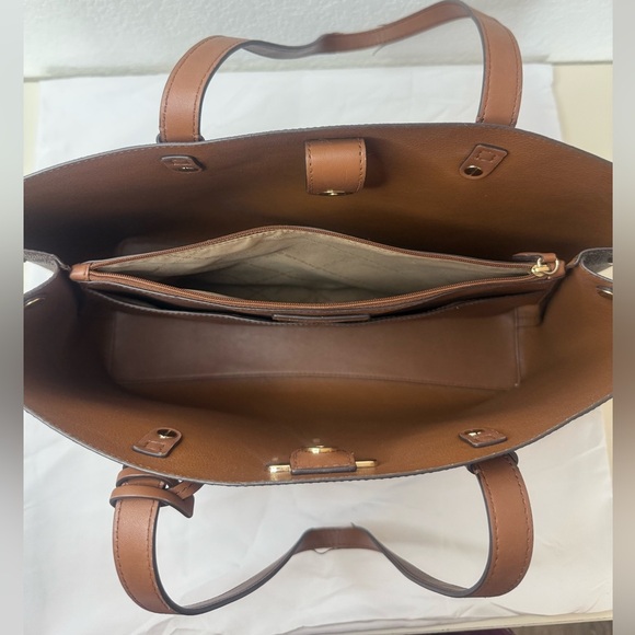 Michael Kors Mel Logo Tote Bag - Picture 8 of 13